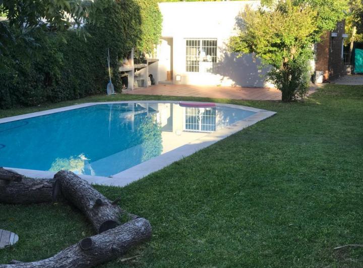 Casa · 78m² · 4 Ambientes · 2 Cocheras