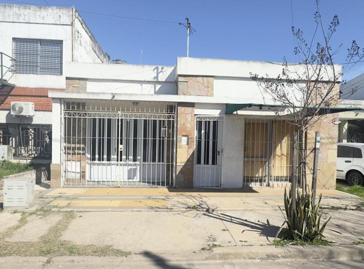 Casa · 329m² · 5 Ambientes · 1 Cochera