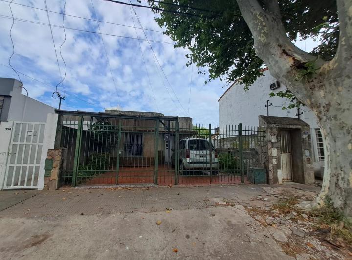 Casa · 196m² · 3 Ambientes · 1 Cochera