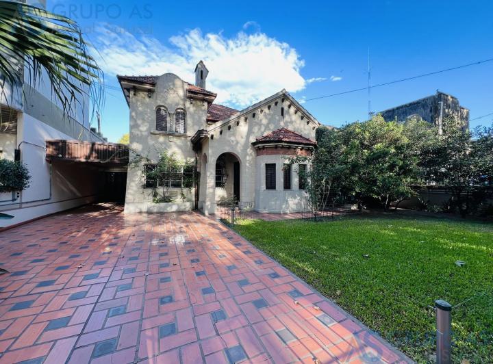 Casa · 284m² · 7 Ambientes · 5 Cocheras