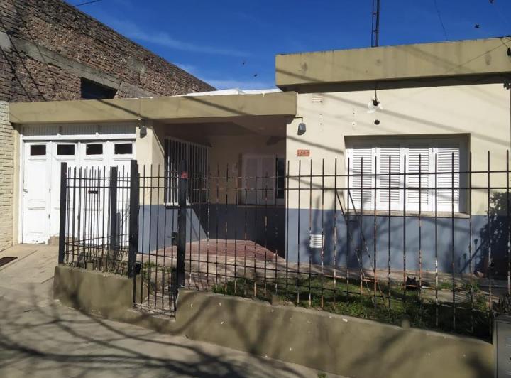 Casa · 80m² · 5 Ambientes · 1 Cochera