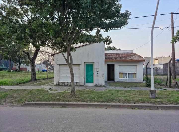 Casa · 122m² · 8 Ambientes · 1 Cochera
