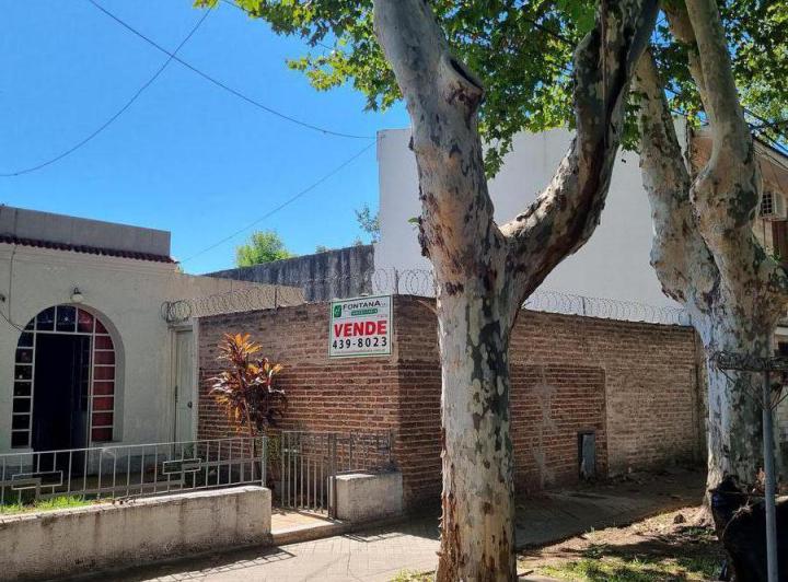 Casa · 180m² · 6 Ambientes · 2 Cocheras