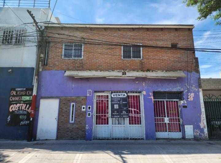 Casa · 300m² · 8 Ambientes