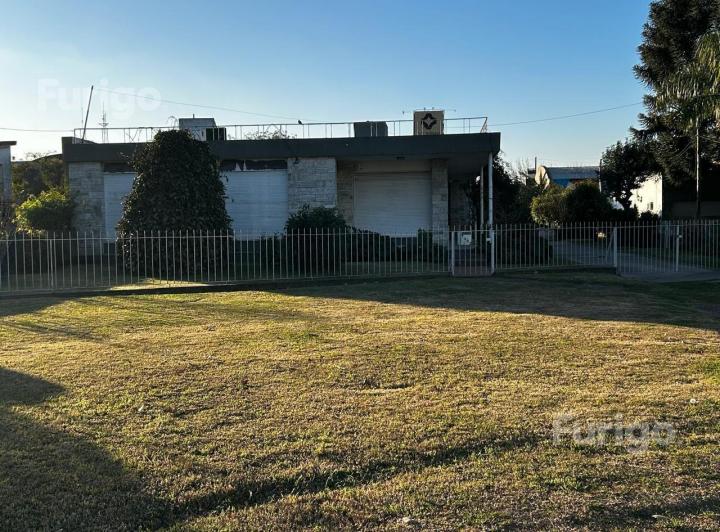 Casa · 395m²