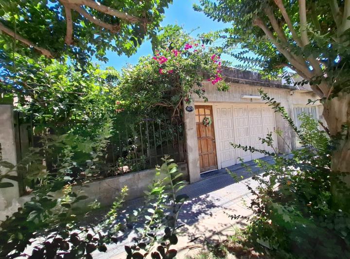 Casa · 141m² · 10 Ambientes · 1 Cochera