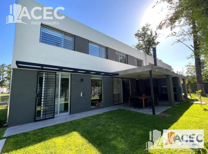 Casa · 190m² · 5 Ambientes · 1 Cochera