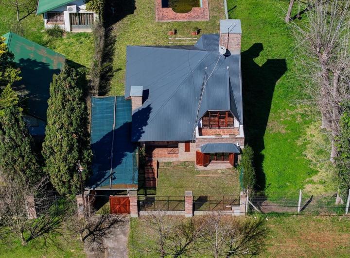 Casa · 104m² · 4 Ambientes · 3 Cocheras