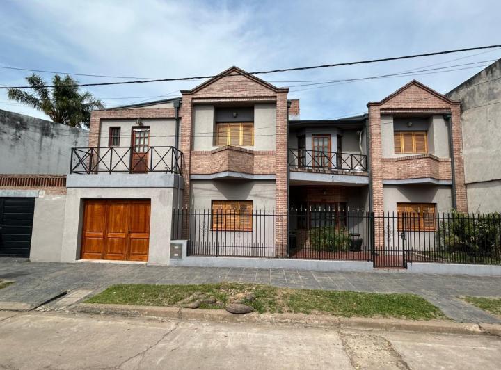 Casa · 132m² · 5 Ambientes · 3 Cocheras