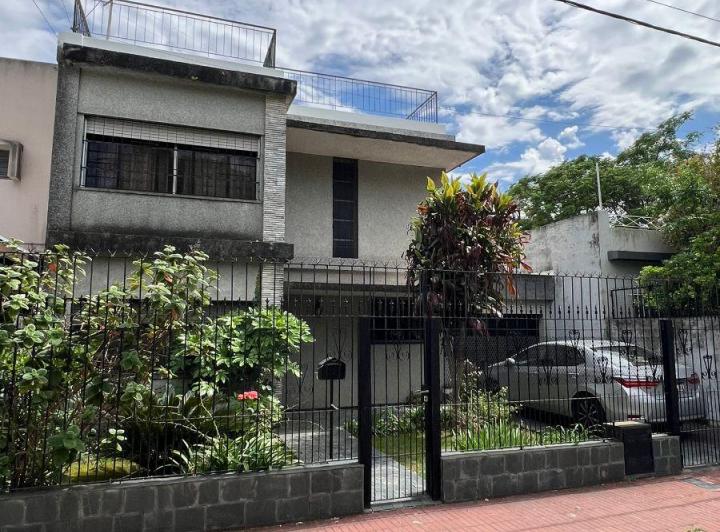Casa · 175m² · 4 Ambientes · 1 Cochera