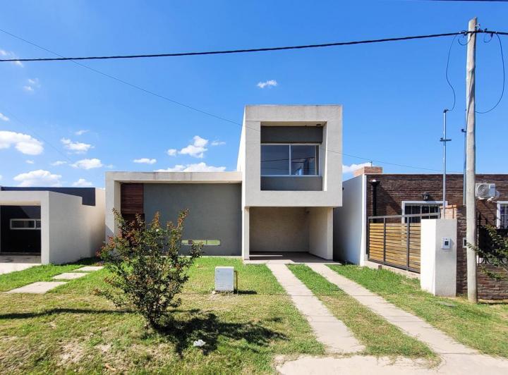 Casa · 133m² · 4 Ambientes · 1 Cochera