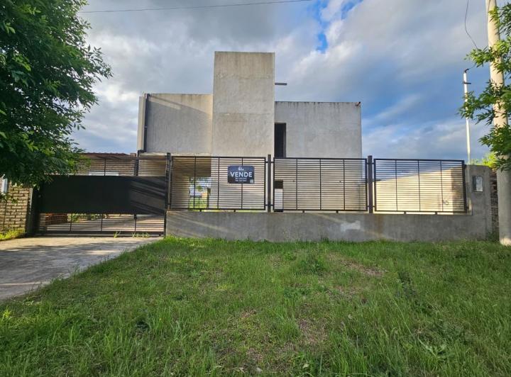 Casa · 172m² · 5 Ambientes · 2 Cocheras