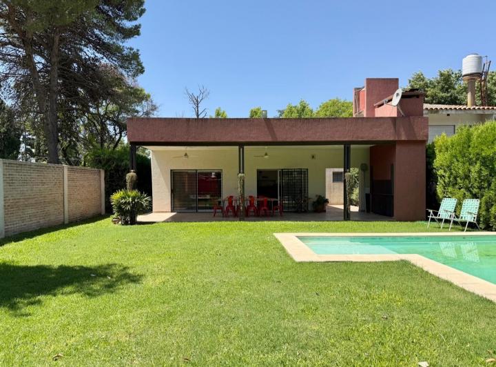 Casa · 115m² · 4 Ambientes · 1 Cochera