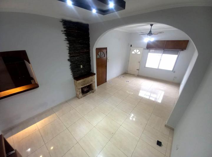 Casa · 140m² · 4 Ambientes · 1 Cochera
