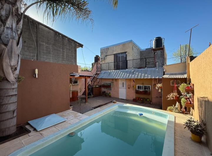 Casa · 69ha · 5 Ambientes · 1 Cochera