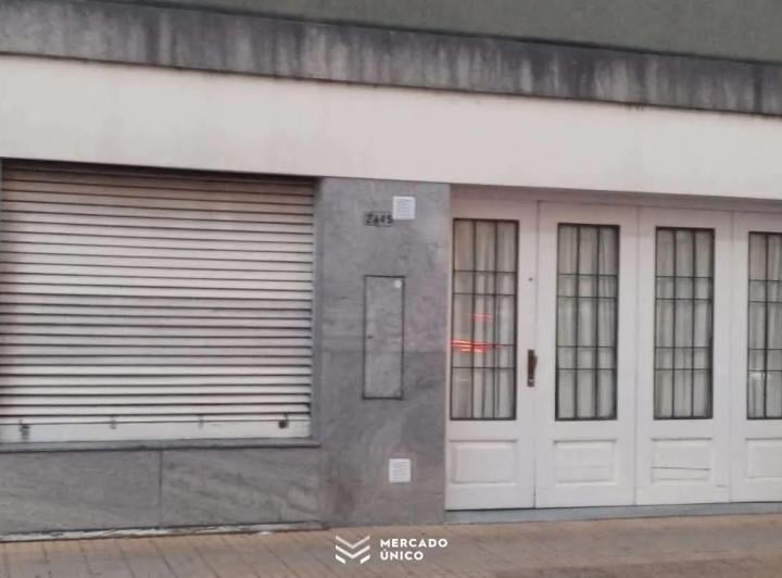 Casa · 90m² · 5 Ambientes · 1 Cochera