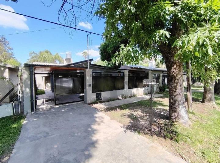 Casa · 98m² · 2 Dormitorios · 2 Cocheras