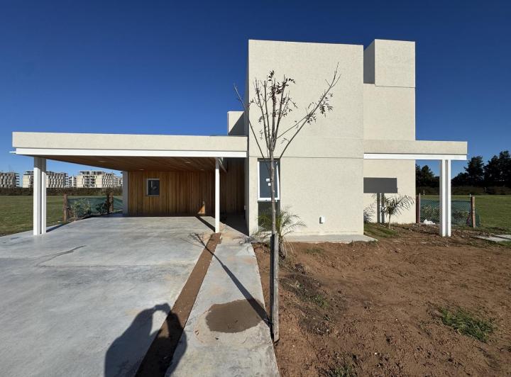 Casa · 170m² · 5 Ambientes · 2 Cocheras