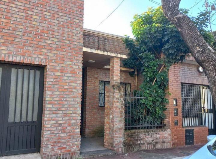 Casa · 160m² · 6 Ambientes · 1 Cochera