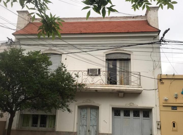 Casa · 200m² · 13 Ambientes · 1 Cochera
