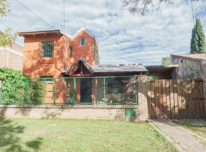 Casa · 92m² · 4 Ambientes · 1 Cochera