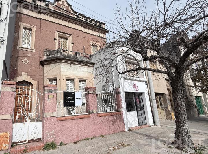 Casa · 252m² · 5 Ambientes · 1 Cochera