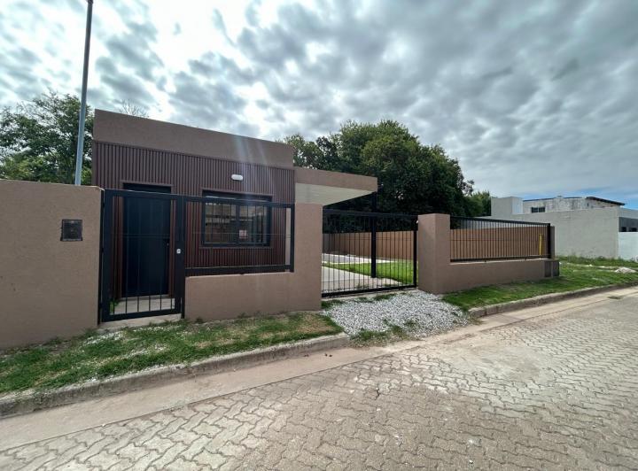 Casa · 52m² · 3 Ambientes · 2 Cocheras