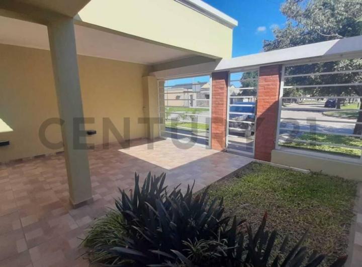 Casa · 119m² · 5 Ambientes · 2 Cocheras