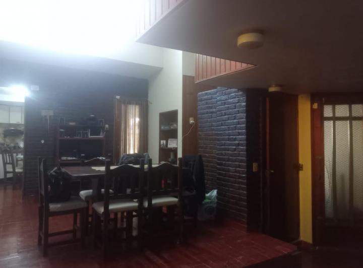 Casa · 134m² · 7 Ambientes · 1 Cochera
