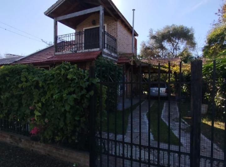 Casa · 99m² · 3 Ambientes · 2 Cocheras