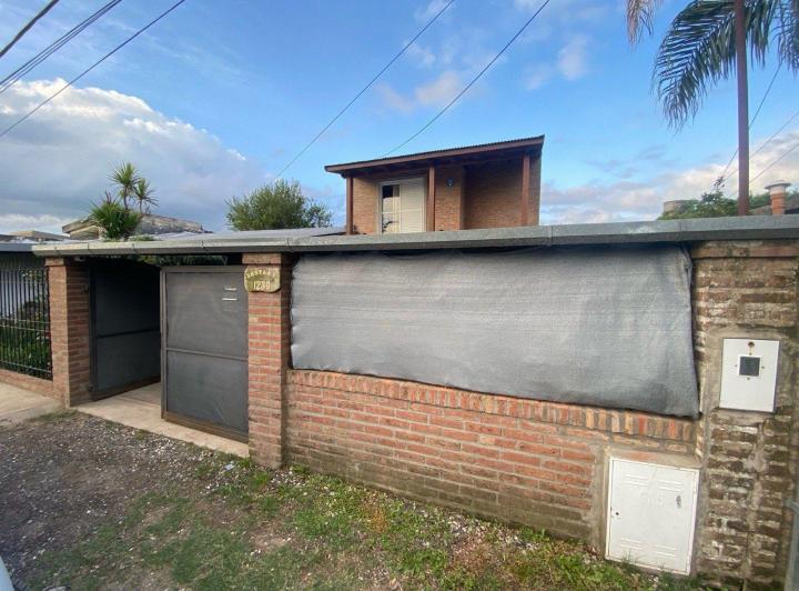 Casa · 165m² · 4 Ambientes · 2 Cocheras