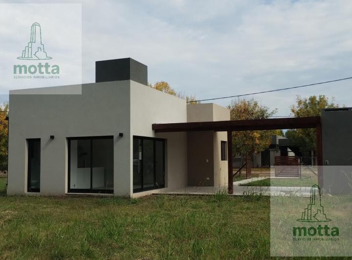 Casa · 53m² · 4 Ambientes · 2 Cocheras