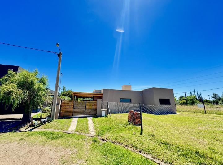 Casa · 95m² · 3 Ambientes · 2 Cocheras