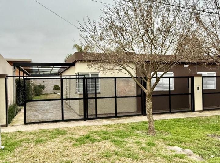 Casa · 120m² · 5 Ambientes · 4 Cocheras