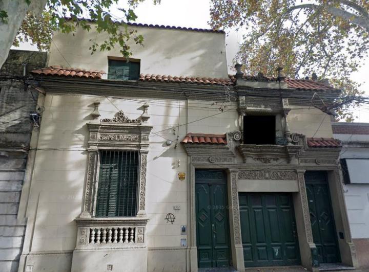 Casa · 196m² · 6 Ambientes · 1 Cochera