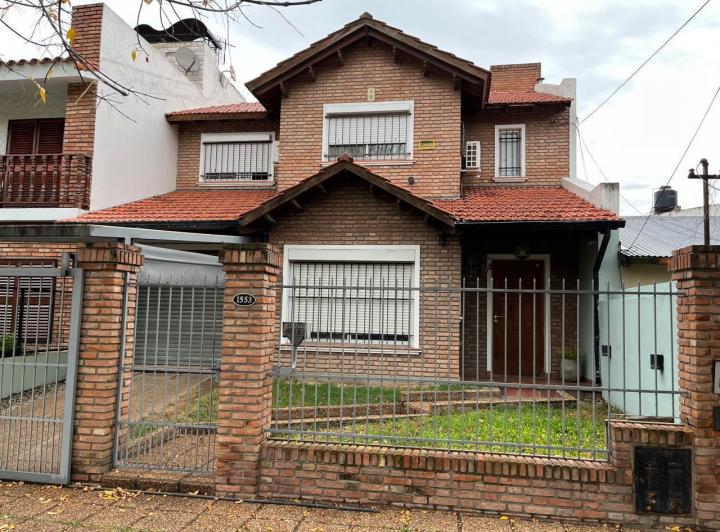 Casa · 170m² · 5 Ambientes · 2 Cocheras