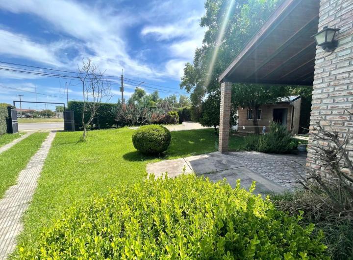 Casa · 60m² · 3 Ambientes · 2 Cocheras