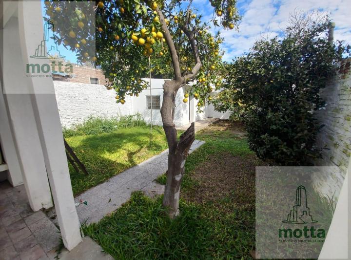 Casa · 75m² · 4 Ambientes · 1 Cochera