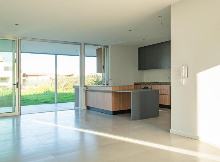Casa · 105m² · 5 Ambientes · 2 Cocheras