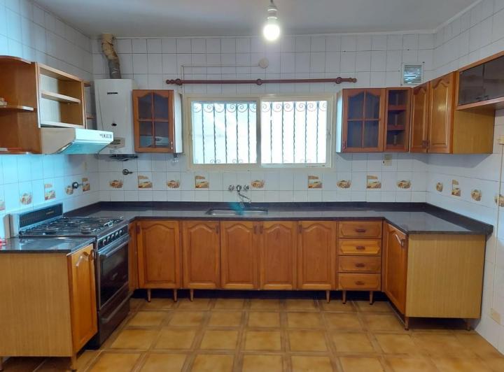 Casa · 110m² · 3 Ambientes · 2 Cocheras