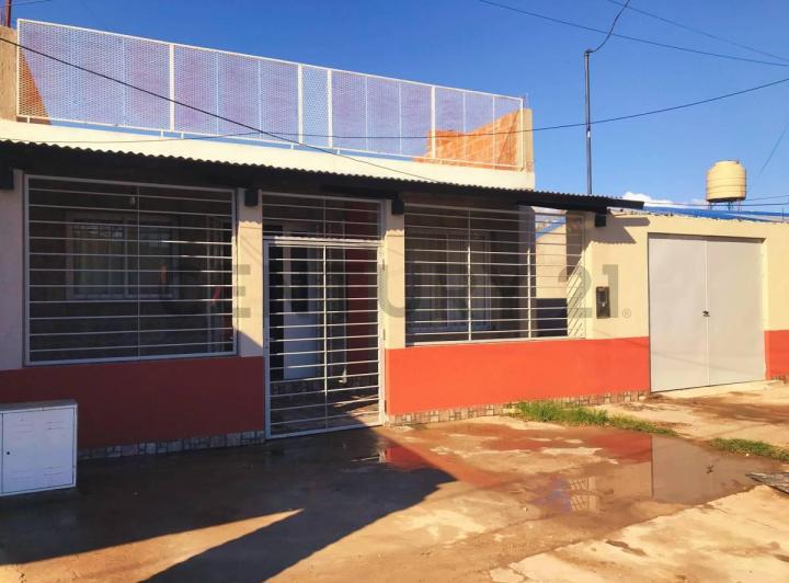 Casa · 98m² · 2 Ambientes · 1 Cochera