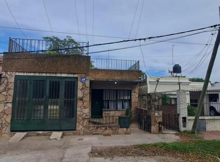 Casa · 170m² · 4 Ambientes · 1 Cochera