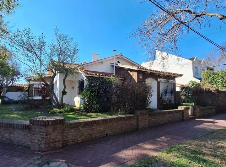 Casa · 150m² · 5 Ambientes · 2 Cocheras