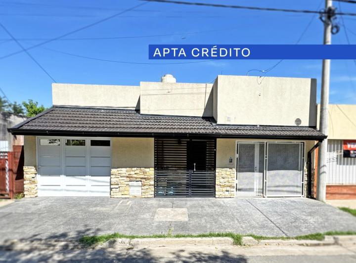 Casa · 275m² · 2 Dormitorios · 3 Cocheras