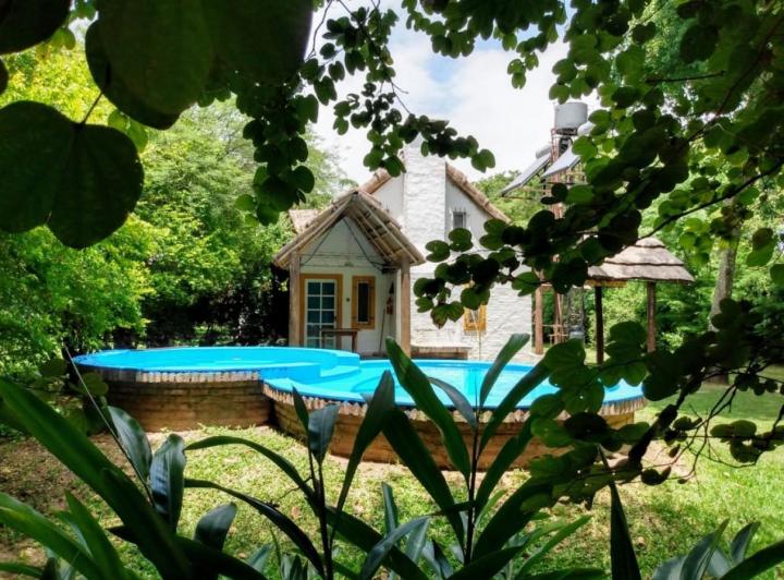 Casa · 300m² · 10 Ambientes · 6 Cocheras