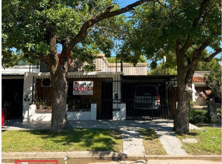 Casa · 375m² · 4 Ambientes · 1 Cochera