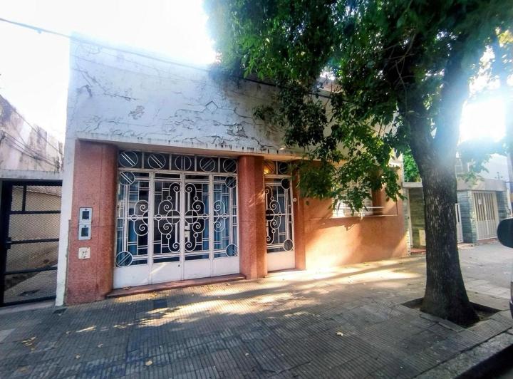 Casa · 100m² · 2 Ambientes · 1 Cochera