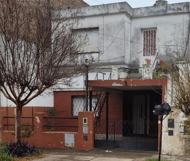 Casa · 129m² · 4 Dormitorios · 1 Cochera