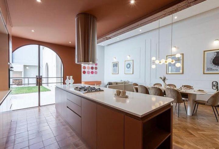 Casa · 225m² · 8 Ambientes · 1 Cochera