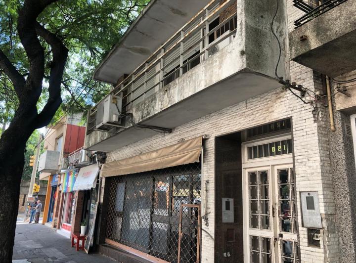 Casa · 324m² · 2 Dormitorios